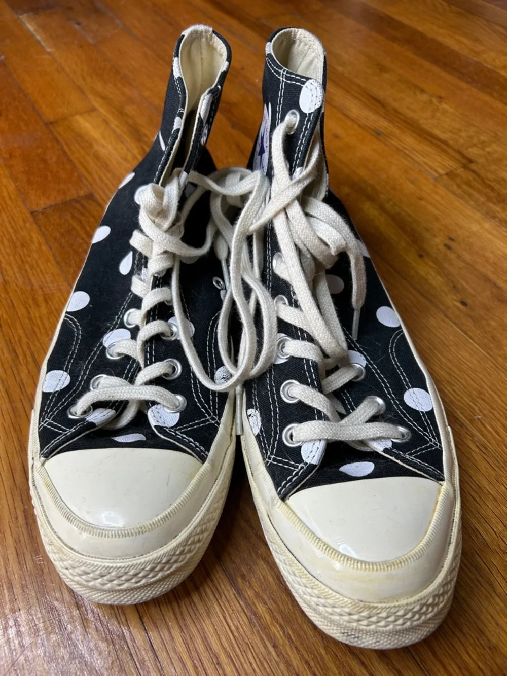 Converse Mens & Women’s Black and White Polka Dot High-Top Sneakers w Red Heart - Picture 3 of 7